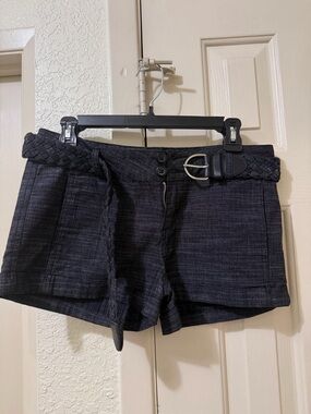 GuessTextured Black Shorts with Braided Belt